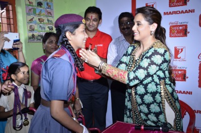 Rani pays visit to Mumbai school  
